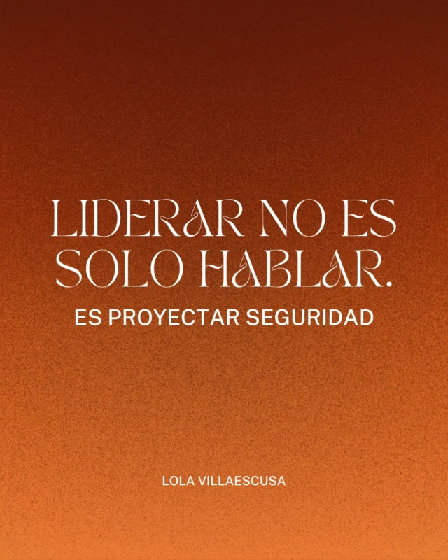 ✨ Liderar no es solo hablar. Es proyectar seguridad. ¿Qué dice tu imagen sobre ti?

Sí, ya lo sabes: la imagen habla antes que tú. Pero vamos más allá.

Porque liderar no es solo soltar discursos motivacionales, ni subir frases de autoayuda con tipografías monas en el feed. Liderar es caminar, vestir y mirar como quien sabe lo que vale.

¿Qué dice tu imagen de ti cuando tú no estás para explicarla?
¿Dice “profesional segura y con visión”?
¿O más bien “me vestí a toda prisa con lo primero que encontré y espero que no se note”?

Vivimos tiempos donde una historia mal contada en imágenes puede hacer que te ignoren... incluso cuando eres brillante.

Y ojo, esto no va de parecer perfecta. Ni de posar con la taza de café mirando al horizonte. Esto va de estrategia, de intención, de identidad visual.

👉 Tu imagen no es solo estética. Es una herramienta de poder.
Una aliada silenciosa que te representa cuando tú no estás.

Porque sí, liderar también es saber estar. Y si no proyectas seguridad, no importa cuánto hables… el mensaje no cala.

Así que dime, preciosa: ¿estás liderando con tu imagen o solo estás posteando bonito?

#ImagenDeMarca #ImagenProfesional #LideraConTuImagen #LideraAtuAudiencia #EstrategiaVisual #MujeresQueImpactan #MarcaPersonal