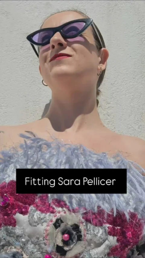 Uno de los momentos más determinantes en el trabajo de estilismo de marca es el fitting

Hoy quiero compartir un paso clave dentro de mi trabajo como estilista de imagen para marcas personales: el fitting previo a una gala tan importante como los @premios_brandea

En esta ocasión, he tenido el privilegio de acompañar a tres mujeres profesionales increíbles en la construcción visual de su imagen para esta cita tan relevante. 

Y comenzamos con el Fitting para una marca con autoridad y liderazgo la de @sarapellicert

El fitting no es solo probar prendas. Es el momento en el que la identidad visual cobra forma y coherencia, donde ajustamos cada prenda al cuerpo, al mensaje y a la esencia de la marca personal que representan.

¿Qué os ha parecido el look de Sara? Os leo en los comentarios 

#StylingDeMarca #Stylist #ImagenDeMarca #Fitting #PremiosBrandea #EstilismoDeImagen #MujeresVisibles #MarcaPersonal #EstiloQueComunica