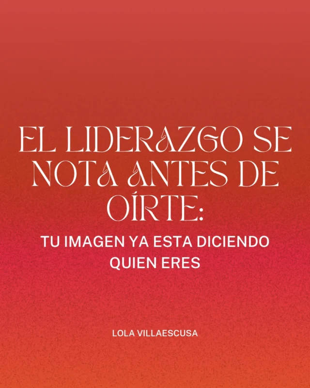 Tu imagen ya está hablando por ti… ¿te has parado a escuchar lo que dice?

Vivimos en un mundo donde el tiempo para causar una buena (o mala) impresión se mide en segundos. No esperes a abrir la boca para demostrar tu liderazgo: tu imagen ya lo está gritando… o susurrando… o contradiciendo todo lo que representas.

💥 Porque sí, puedes tener una marca brillante, ser una profesional espectacular, pero si tu imagen no está alineada con todo eso, el mensaje se diluye.

No se trata de “ir mona” o seguir tendencias. Se trata de comunicar quién eres y a dónde vas, antes de que digas una sola palabra. ¡Créeme que lo puedes hacer!

👀 ¿Y tú? ¿Qué está diciendo tu imagen de ti cuando entras a una sala (o incluso una videollamada)?

Reflexiona. Porque el liderazgo no se improvisa. Se construye. Y empieza por cómo te ves.

Quiero leer vuestros comentarios.👇👇

#ImagenDeMarca #LiderazgoFemenino #EstiloYMarca #MujeresProfesionales #EstilismoDeMarca #ImagenProfesional #MujeresVisibles