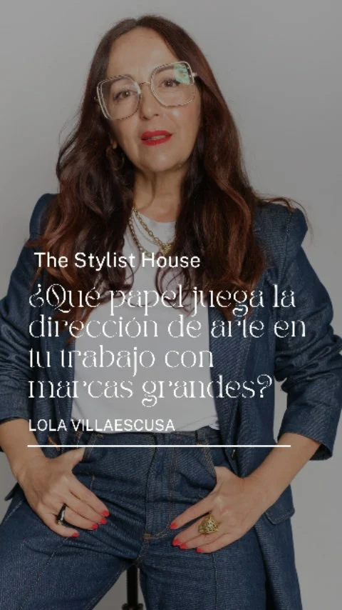 ¿Cuantas preguntas? La verdad me encanta responder cada una de ellas. Hoy es el turno de responder esta: ¿Qué papel juega la dirección de arte en tu trabajo con marcas grandes?

Con marcas grandes la dirección de arte es un equipo especializado para ello. Normalmente si es una campaña internacional suele haber la figura de un prduction designer, directora o director de arte, y también de la figurista o directora de vestuario, qu en ese caso soy yo.

Todos trabajamos en equipo, definiendo el concepto, los colores, la iluminación y una variedad de elementos e información para el mejor resultado de la campaña con grandes marcas.

Te invito a escuchar el vídeo completo, así que dale PLAY para conocer más sobre el interesante mundo del estilismo.

#Preguntasyrespuestas #TheStulystHouse #Estilismo #Marcaspersonales #Marcas #Imagendemarca #EstilismoyMarca
